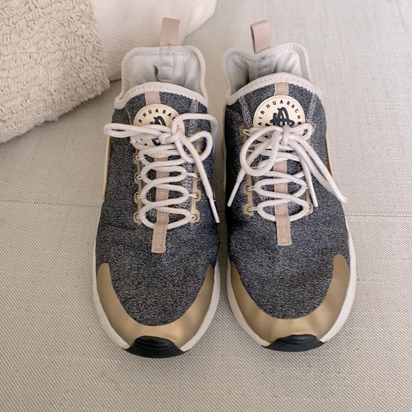 Nike Huarache - Size 7 - Picture 1 of 2